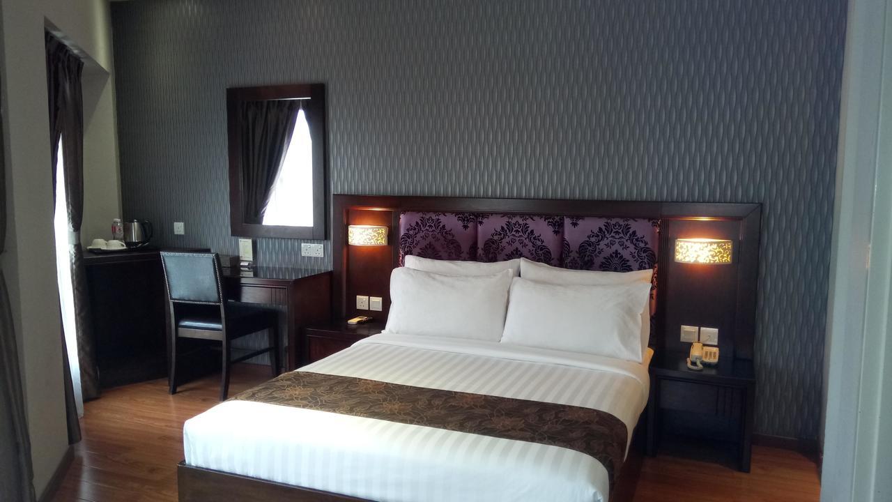 Castello Hotel Кулаи Экстерьер фото